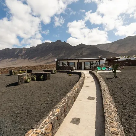 Villa Taguluche Famara
